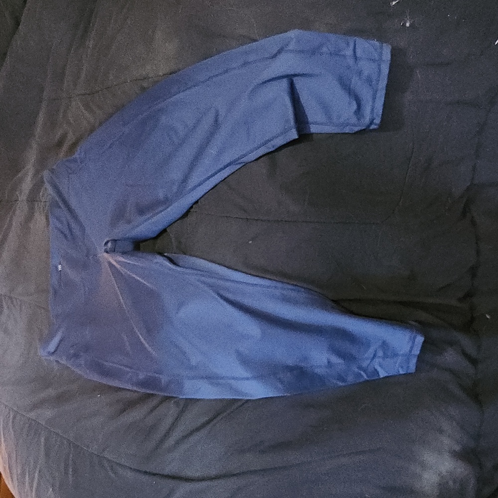 Yoga pants with pockets